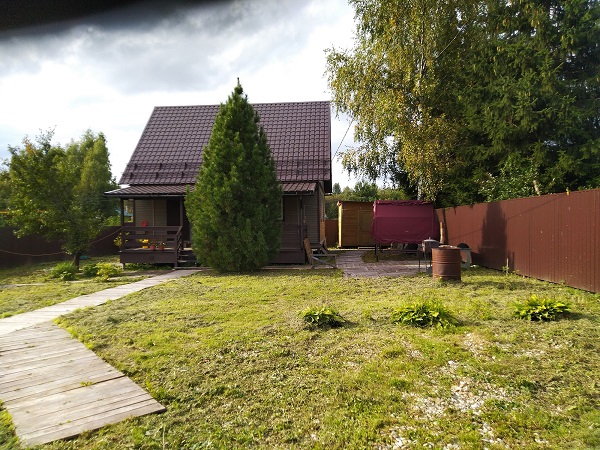 Купить отличный дом с баней по Новорижскому шоссе в СНТ Чубаровское около деревни Татьянино Волоколамского района и участком 6 соток.